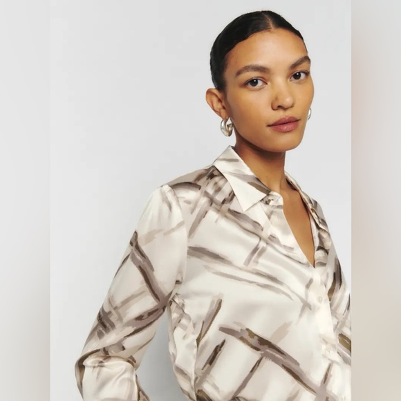 *New with Tags* Reformation Sky Relaxed Silk Top XS - Picture 2 of 8